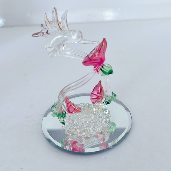 Handcrafted Spun Glass Hummingbird Sculpture on Mirror - Picture 1 of 7